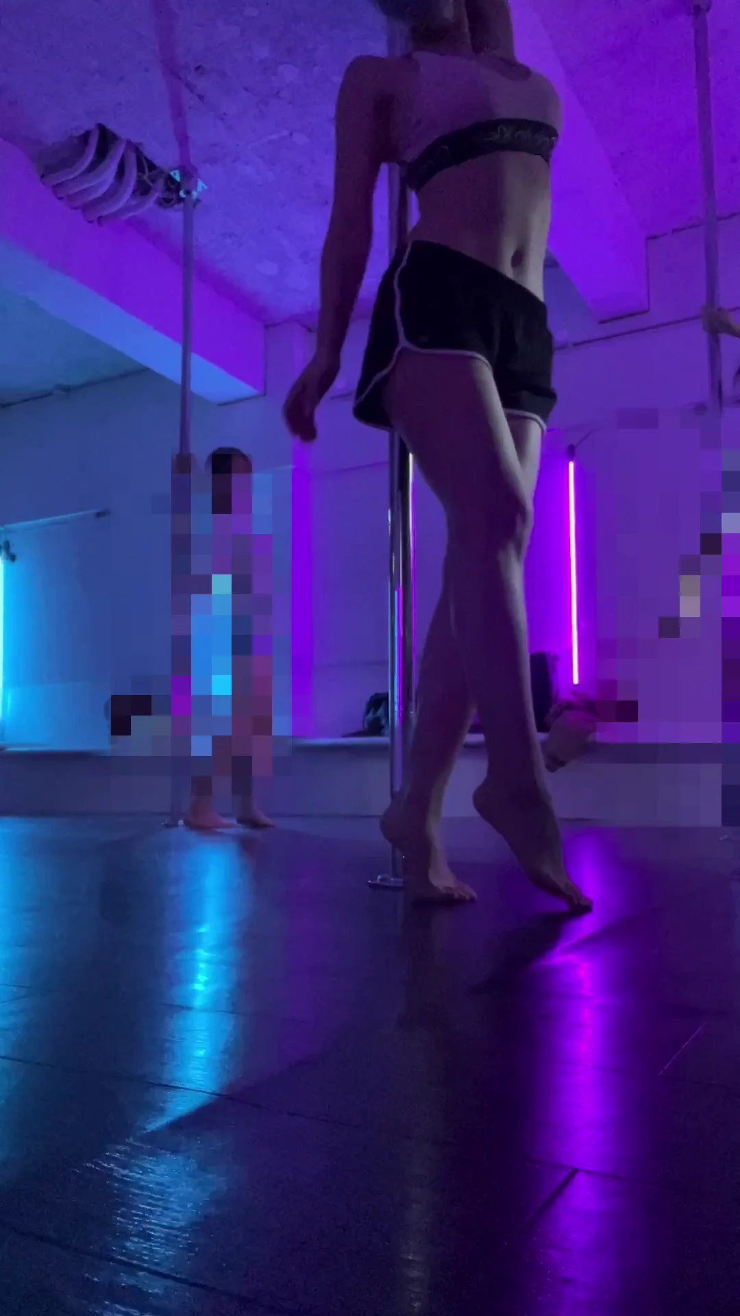 ポールダンス×写真集⁉️面白いでしょ…？ https://t.co/inDZ5IB0uw