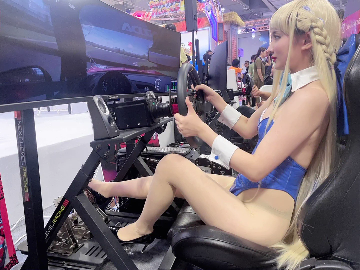 賽車女郎🏎️ https://t.co/chS7qUmJV9