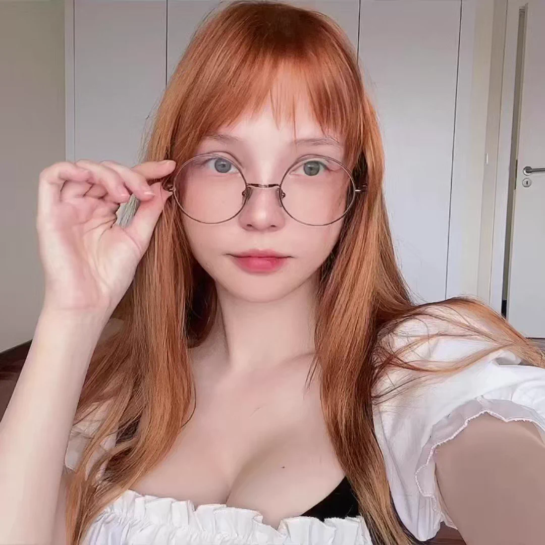 Glasses. Yes or nah? https://t.co/TYD1dFg8q3