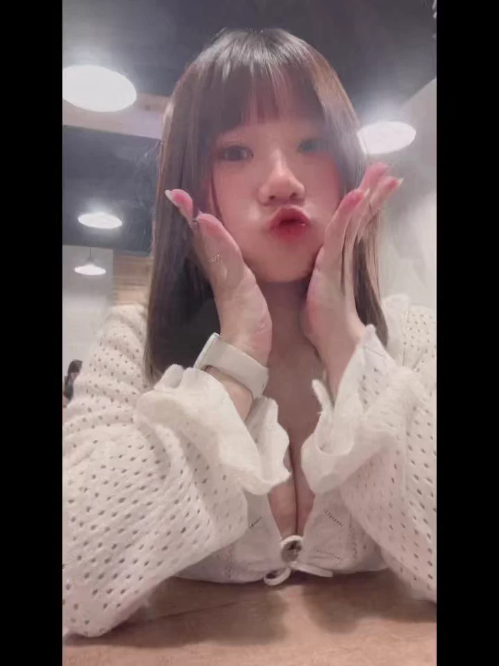 我超聽話 就算旁邊很多人😛 https://t.co/jGj5lj1WW7