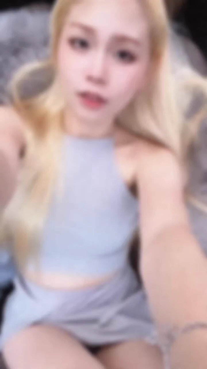 剪了頭髮 從後面來 還會被愛嗎😗 https://t.co/Akv9qqX7jw
