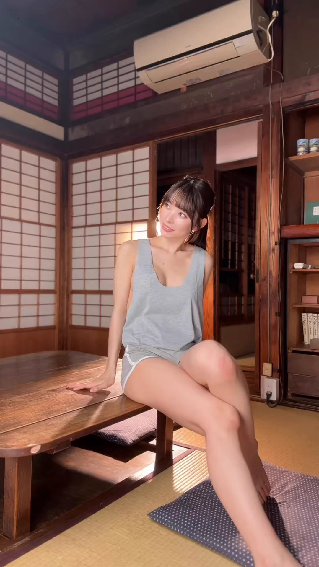 お姉さんと何したい？ https://t.co/3JMi7VocVl