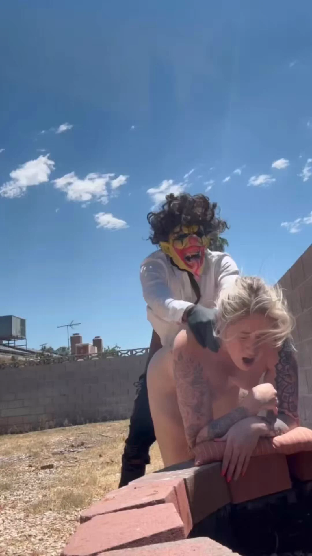 Her husband let us film in his backyard 🤣🤡💦Subscribe to my Onlyfans link in comments 👇 https://t.co/HQggCLTZbg