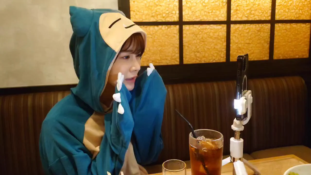 時間なくて焼肉屋で配信 https://t.co/qjeqBCD8iC