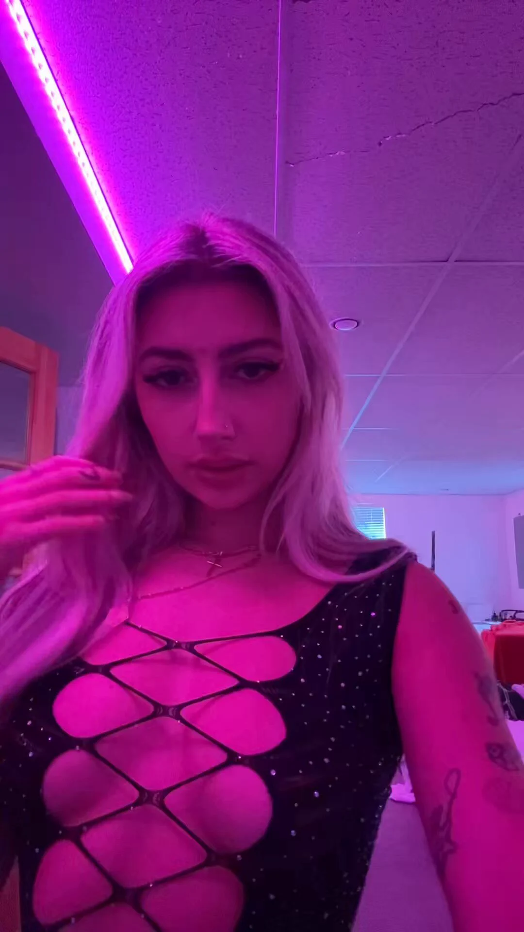 Too hot for tiktok😇 https://t.co/uehmim56LF