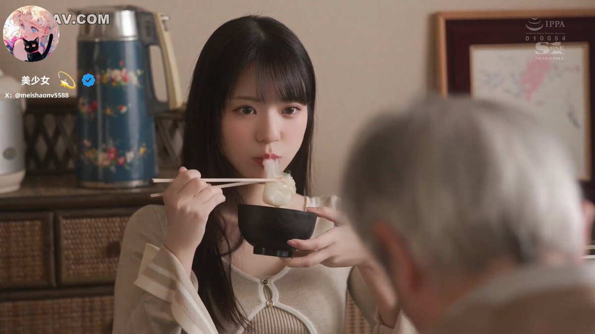 可爱侄女大学毕业来到变态叔叔家              

🌈由于平台原因上传不了高清视频请到评论区里点击链接进入电报👇🏿👇🏿👇🏿

 https://t.co/QSScac2Nu1