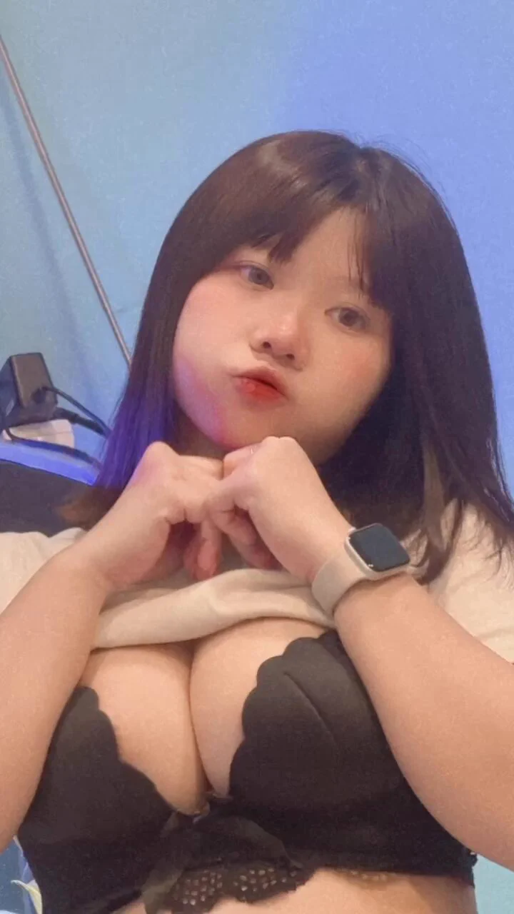 奶大簡單但要又大又圓不簡單( ･᷄ὢ･᷅ )🤣 https://t.co/Jy3uKrHzKk