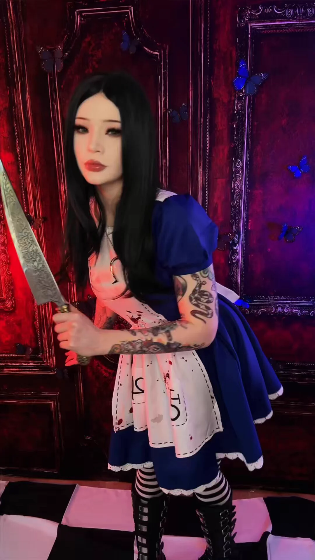 Another day, another dream perhaps.*fake knife, is a prop!*#Alicemadnessreturns #cosplay https://t.co/LT3rX1cAs5