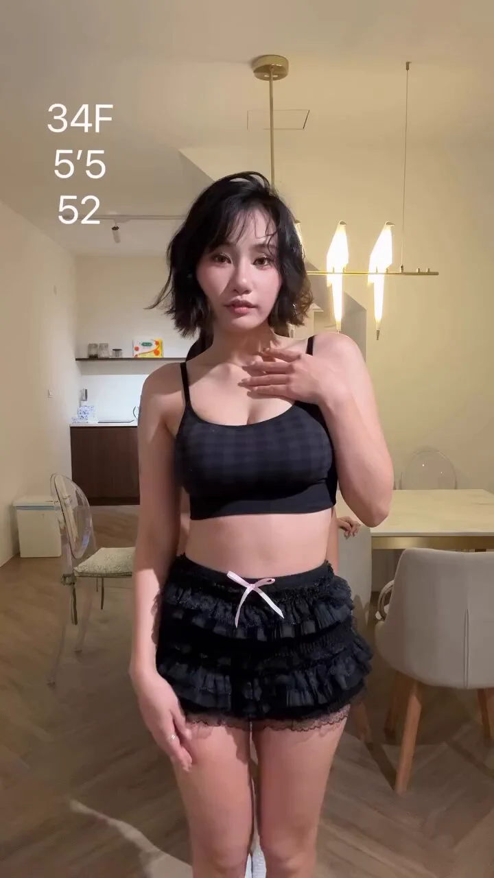 I bet we’re all your type @bunnybrownie36 @tiny219_ @djsakuraaa #cute #cuteasiangirl #funny https://t.co/u4OO6dCoPl