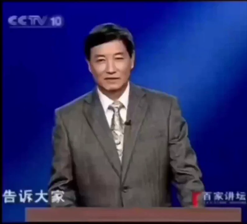 之前中国确实有过一段转瞬即逝的窗口期，期间讲话有一定的自由度，但并不是因为政府开明，而是因为政府还在摸索怎么加强社会管理，在将近20年时间里中央政府还没有找到巩固中央权力的有效办法。从江泽民、胡锦涛再到习近平时代，制度是越来越缩紧的，恰恰表明中共逐渐找到了强化中央集权体制的办法。 https://t.co/sLgLn200ci