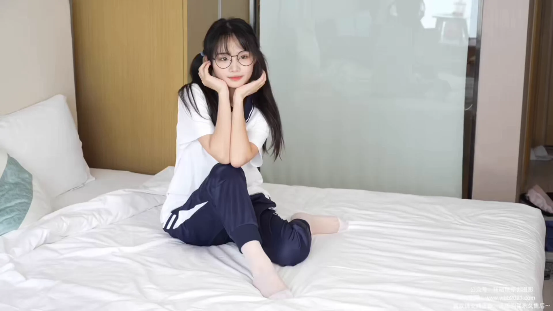 这是你青春白月光的模样？可盐可甜，又可曾想象把她的脚放到脸上嘴里狂啃？ https://t.co/cSCYP3JLb8
