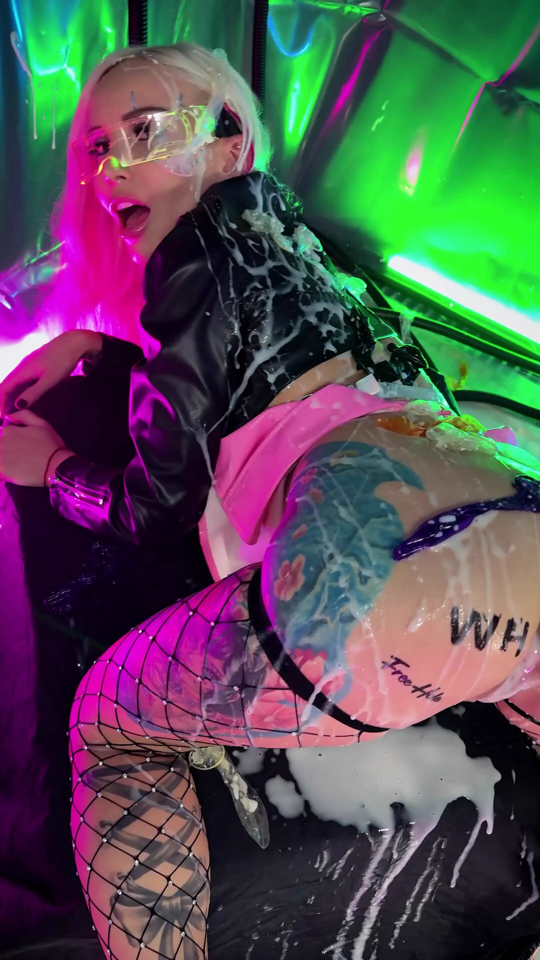 My hot FULL videos, backstage, bonus materials, live show recordings and chat with me are waiting for you here 
▶️https://t.co/Rqv7l70nwM https://t.co/TEarHvRGN8