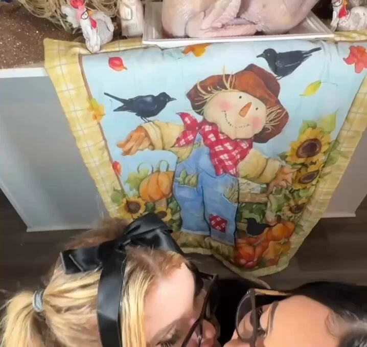 @Sabrien my cousin and i fcked our best friend and made a vid for my FREE OF 🥰 https://t.co/C80E7K0VrT