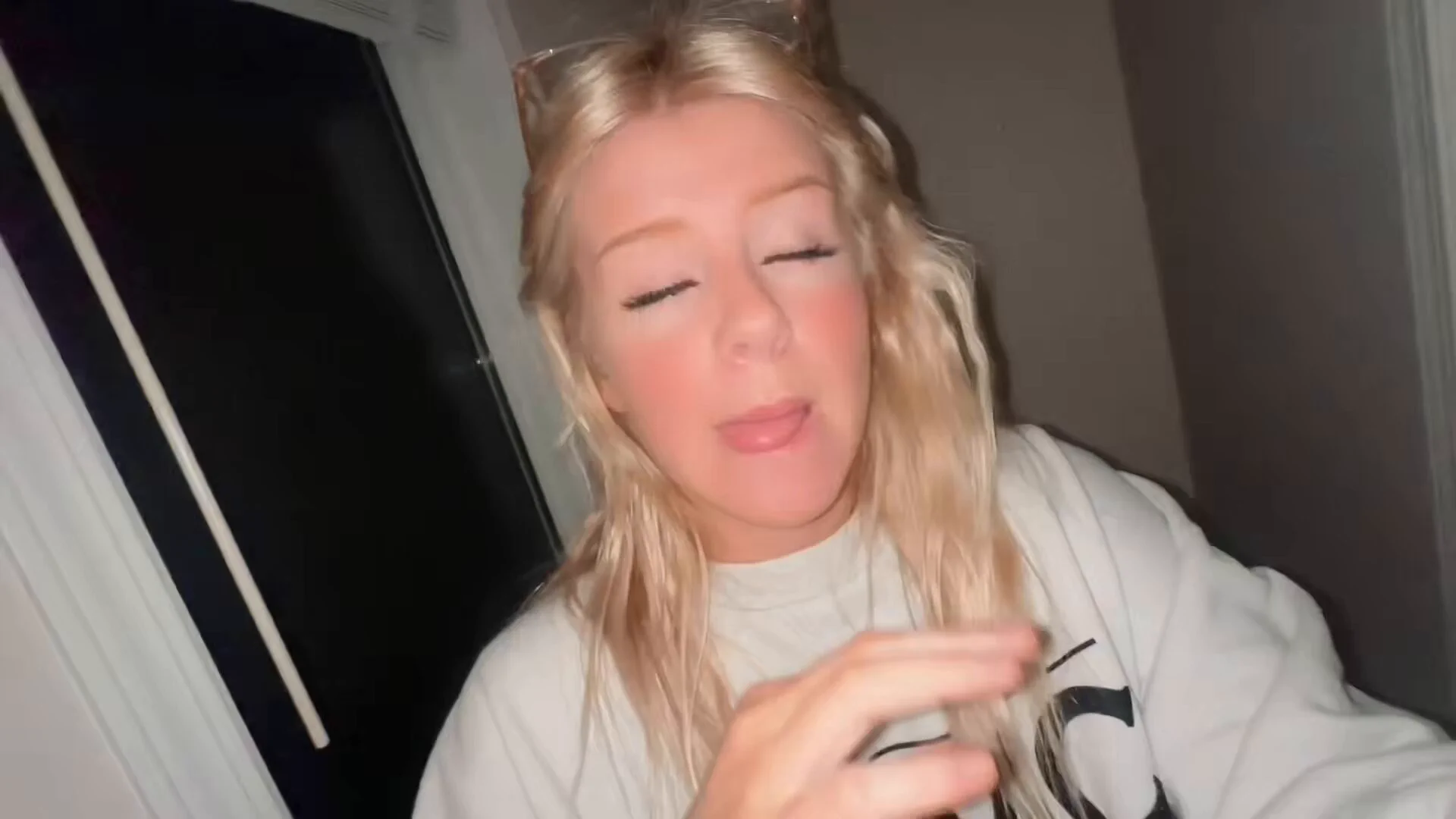 step bro and I had a good thanksgiving sneaking around😈 new vid out on my VIP page 🤪 https://t.co/3O5Ci2d9do