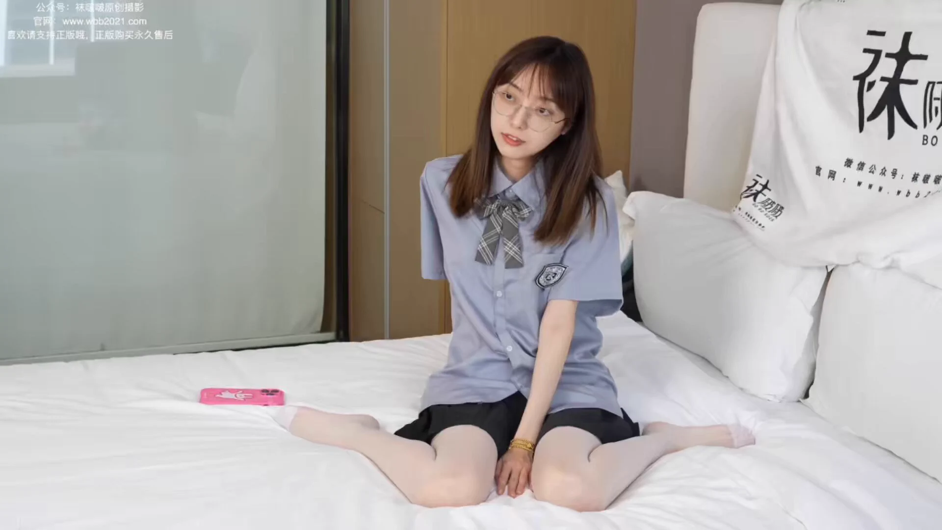 稚予真的越长越开了，看了就有种扑上去的冲动，细长的小美腿配上干净的小脚丫，你们知道裹起来很舒服的… https://t.co/upw8Be6TxC