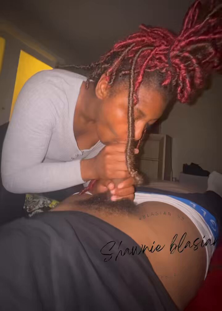 Two hand twist with suction..  come get your throat hug 👅😋💦💦 https://t.co/VN8BMtDXrj