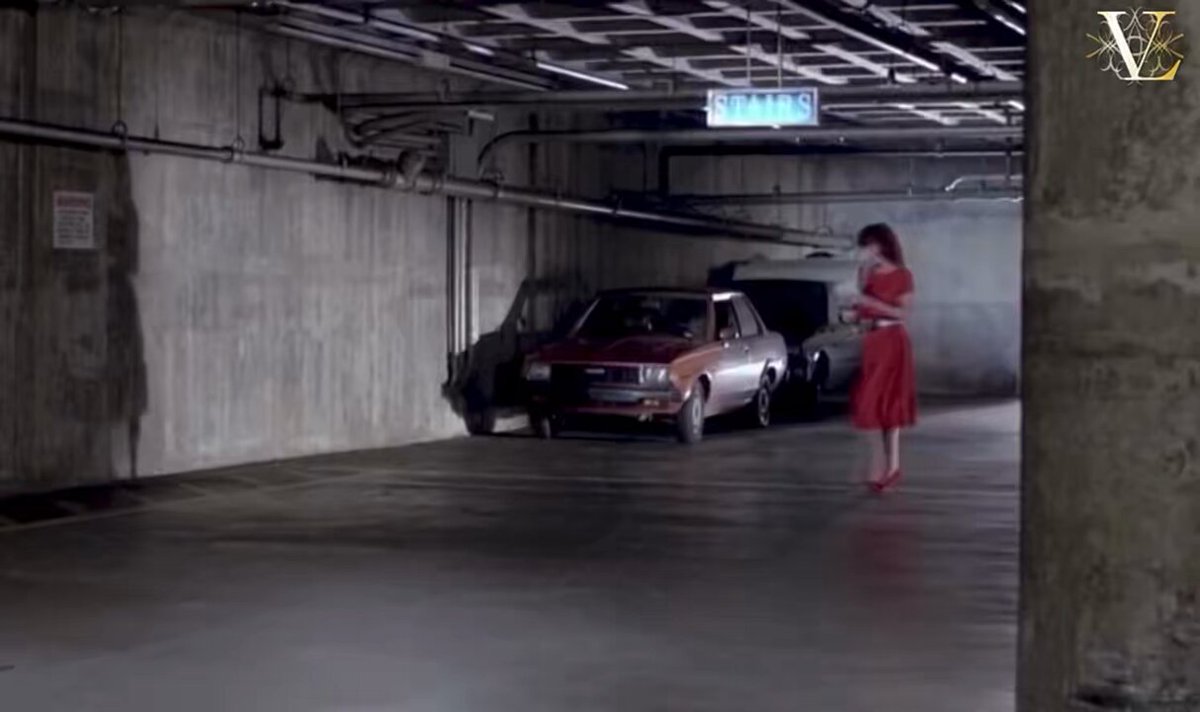 红衣女郎 界 的天花板🌹😍 https://t.co/EjKBnVVA6N