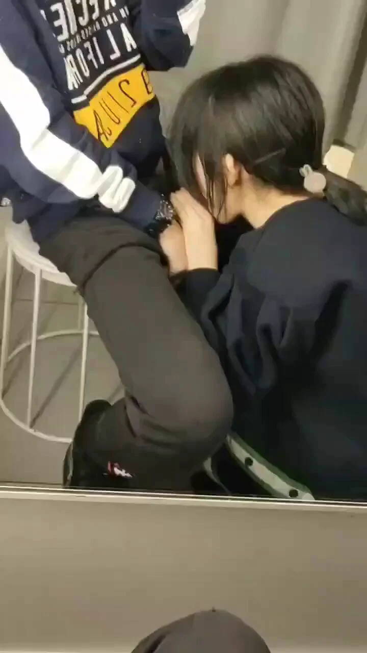 你们敢在公共厕所这样玩嘛，反正我不敢投稿💌@SexytoBaby @SexytoGirl @SexytoDoll @SexytoLady https://t.co/tNSmrLwanV