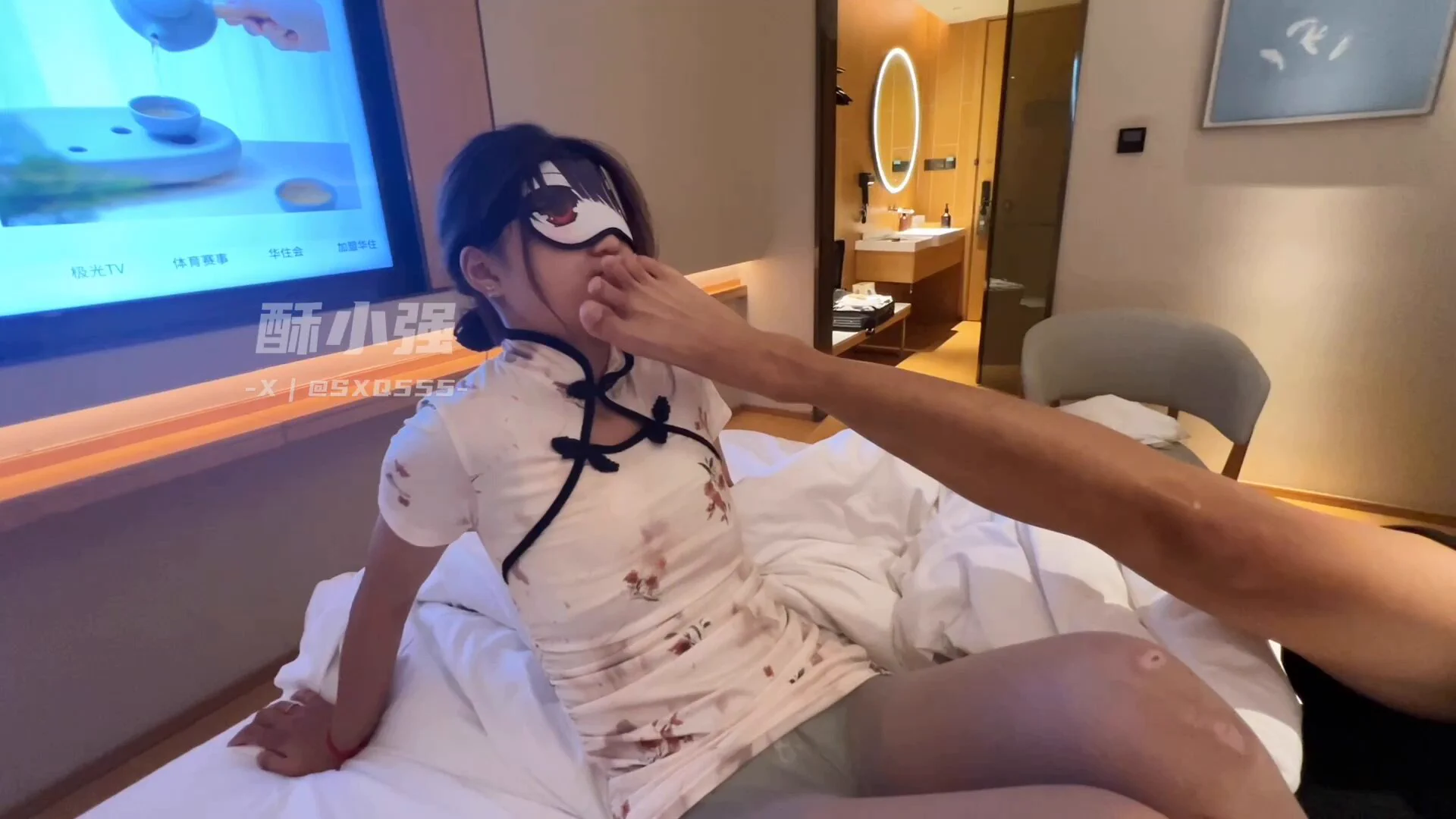 每次都是尝妹子的嫩脚丫，这回也让我体验下被舔的感觉，她也体验了双倍快乐，素人好处就是可塑性强，可以往自己喜欢的方向开发，就是要调教的超出她认知… https://t.co/tbb9TCtt6P