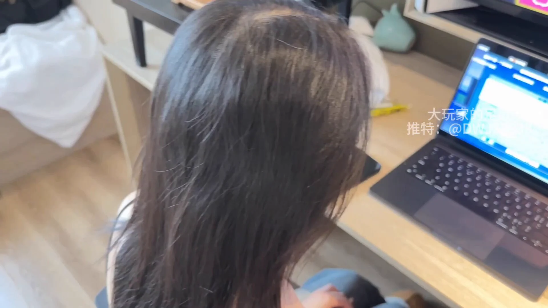 特别仙的冷白皮大长腿女大，脚趾含在嘴里都舍不得松口的那种，脚底细腻的皮肤触碰到我就是触电般快感「南京扬州」 https://t.co/1PjewqZRy2