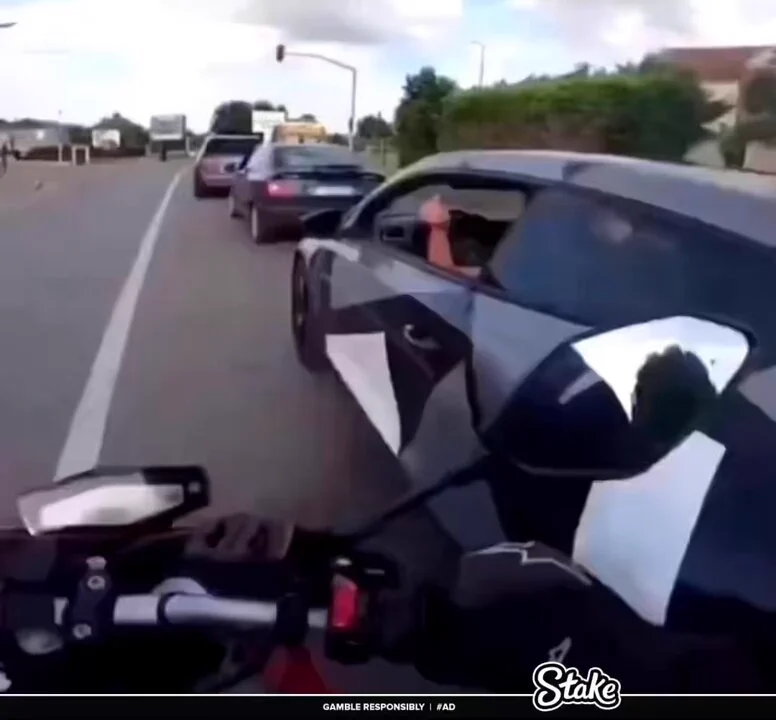 Chillest road rage confrontation ever https://t.co/SeSbyTlXK9