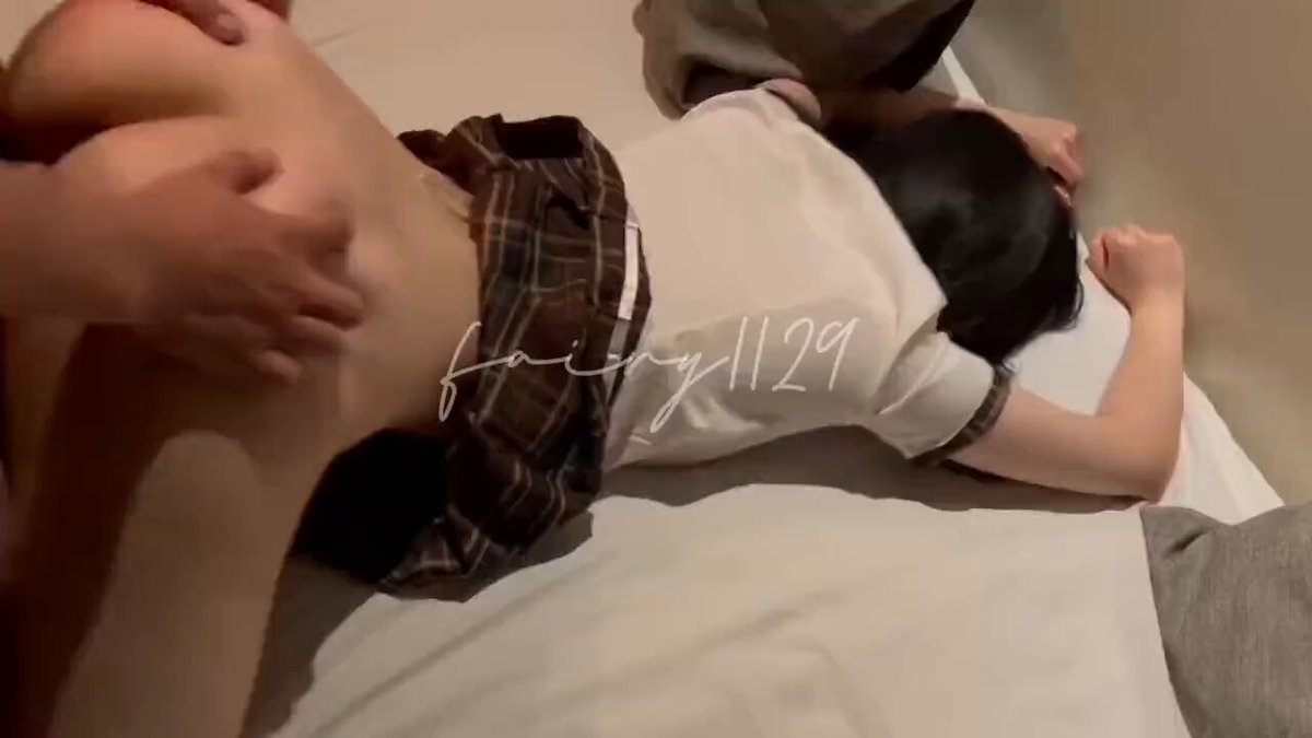 可恶…明明被后入握紧双拳证明我不喜欢这个男人的…可是为什么他越用力抓我的屁股却不自觉的越撅越高…为什么随着抽插加快水声越来越大…

投稿💌：
@SexytoBaby
@SexytoLady
@SexytoDoll
@SexytoGirl https://t.co/h6UdXtahNX