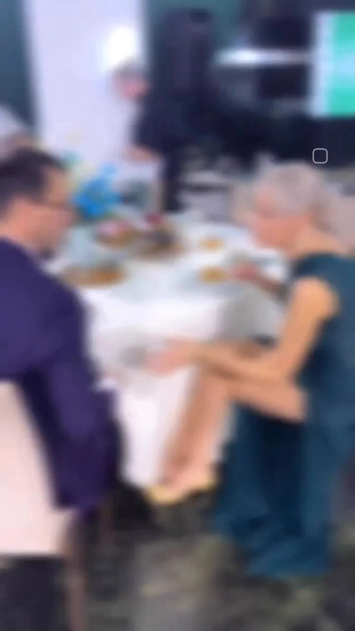 Son marido y mujer. Qué opinan? https://t.co/ZJFeF4Opkx