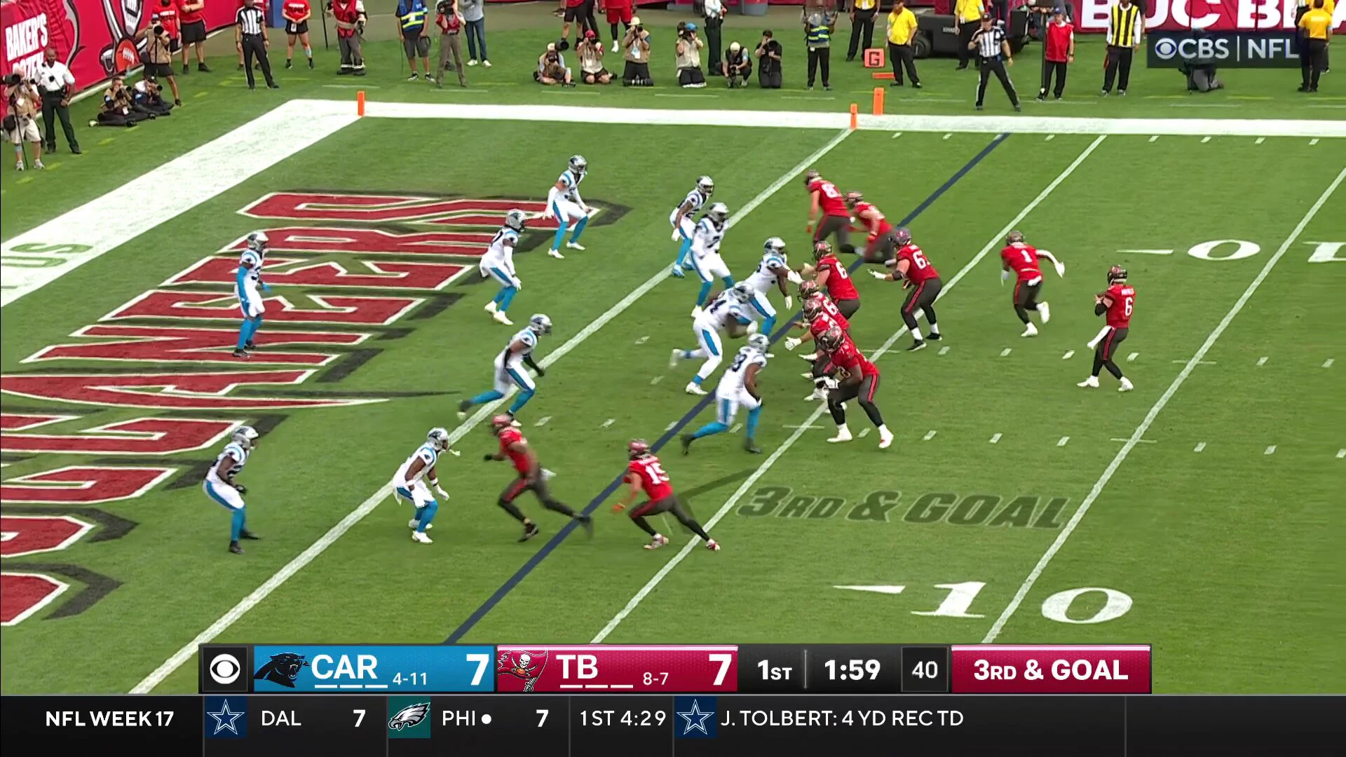 WIndmon with the HUGE 3rd down play📺: CBS https://t.co/YmoEXD4RIC