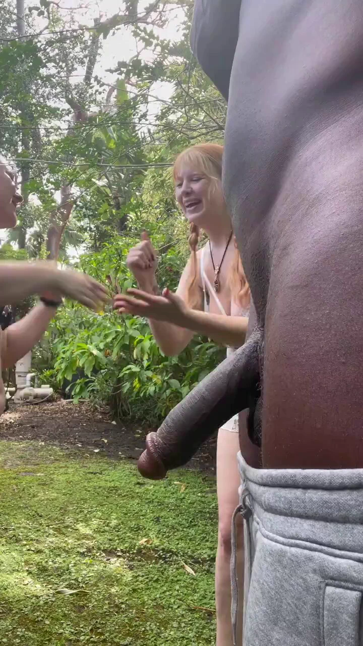 The Rock paper scissors video with @vixenmarietv &amp; @StrongDre_XXX of course ☺️ https://t.co/0y3dwvNwm6