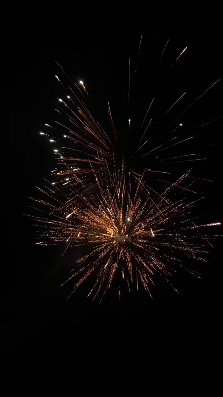 💙💥新的一年让我们再爱里建设自己感谢陪伴了这么久的家人们，很多粉丝这是我们在一起过的第一个新年，大家新年快乐🎆！ https://t.co/vej8byQjSH