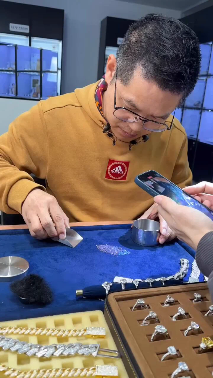 Size separation of precious stones https://t.co/bcA3Ypn9x5