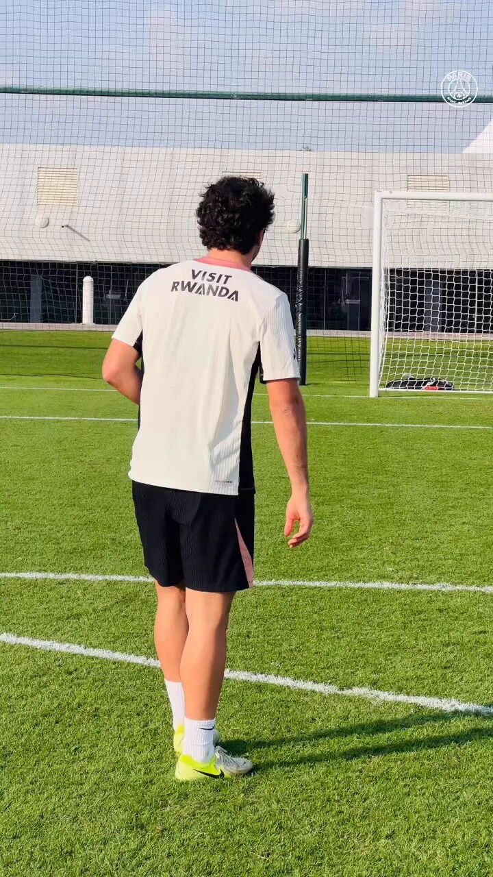 💎⚽️ #PSGVisitQatarTour2025 🇶🇦 https://t.co/xKS0Sgpyhh