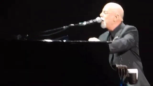 Billy Joel invited Jason Bonham, the son of legendary drummer John Bonham, to perform Led Zeppelin's "Whole Lotta Love" on New Year's Eve. https://t.co/XG43UCgYot