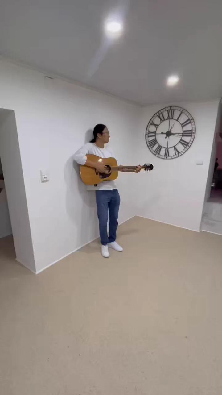 Gigi嫌我穷不想做我的女朋友，于是被我生理硬控，把她脑袋按在沙发上屁股撅高，一顿骑，站起来也跑不掉，站姿硬控继续输出到我我JB吐她一嘴白沫！爷青回！@SexytoBaby @SexytoLady @SexytoDoll @SexytoGirl https://t.co/Ukz8JNX6gs