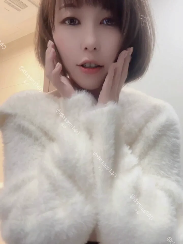 冬天就是要全身毛毛！！號稱心機毛衣我穿起來怎麼…好大件🤣🤣🤣 https://t.co/iBEplE21jn