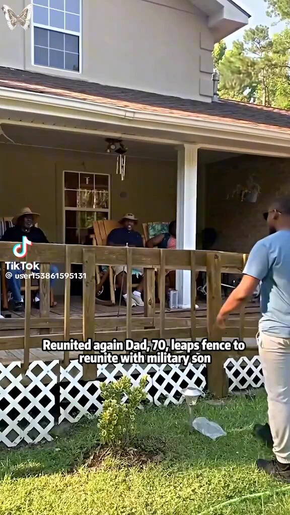 Some emotional moments of soldiers coming home 😭

 https://t.co/ztqvxjB4zQ