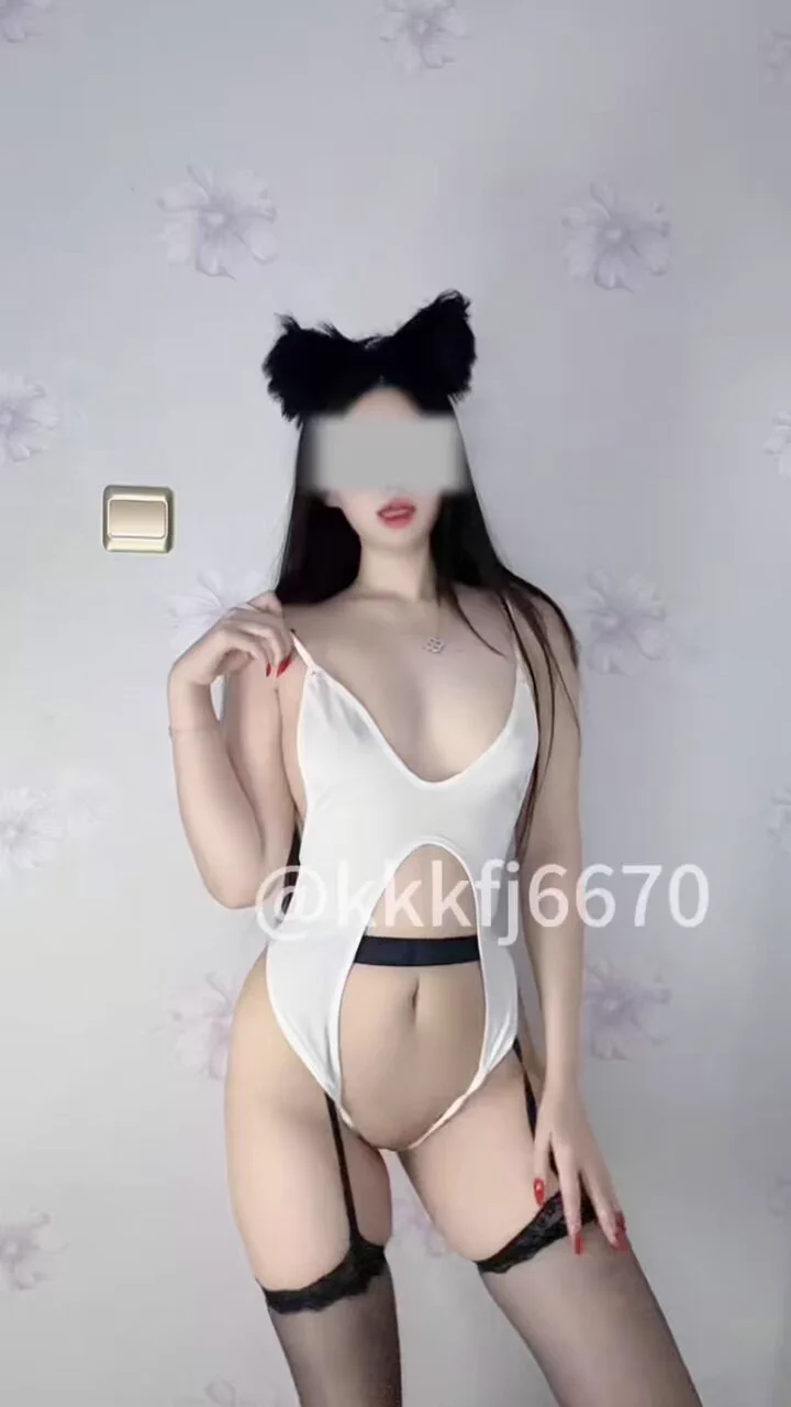 重生之我在推特跳青海摇🥵#裸舞 #魅魔 #门槛妹 #清纯女大 @ToBulaer @ToBulma @KawasawaSen @BulmaList https://t.co/22avTvTkGG