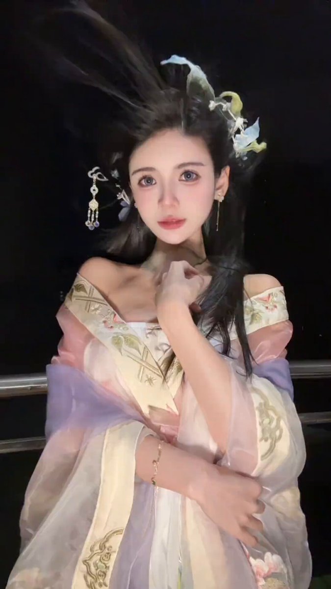 女人味？狗师傅也略有一点 https://t.co/87faSZrHI7