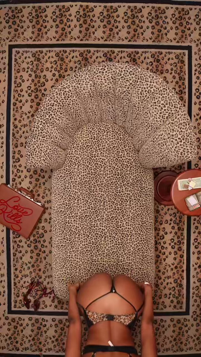 New Voight Friday @ 3:00 PM ♥️ https://t.co/Q6DpN6LuvI