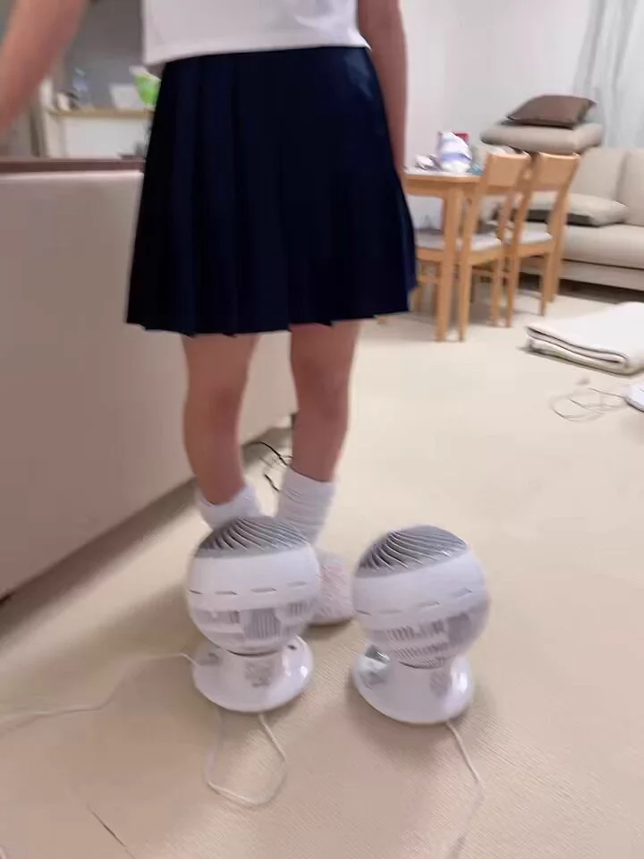 よーし！！パンツ見せて来店増えるなら枢木はこの扇風機を持って来店するぞ！！！これぞ！！！パンチラ演者！！！！ https://t.co/XY9PU4P9R5