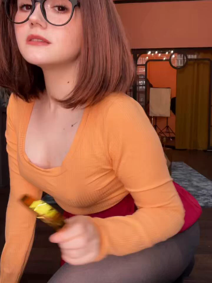 Jinkies! Looks like yoou are my next case! 🔍😏🧡 https://t.co/K0XuUm1V2H