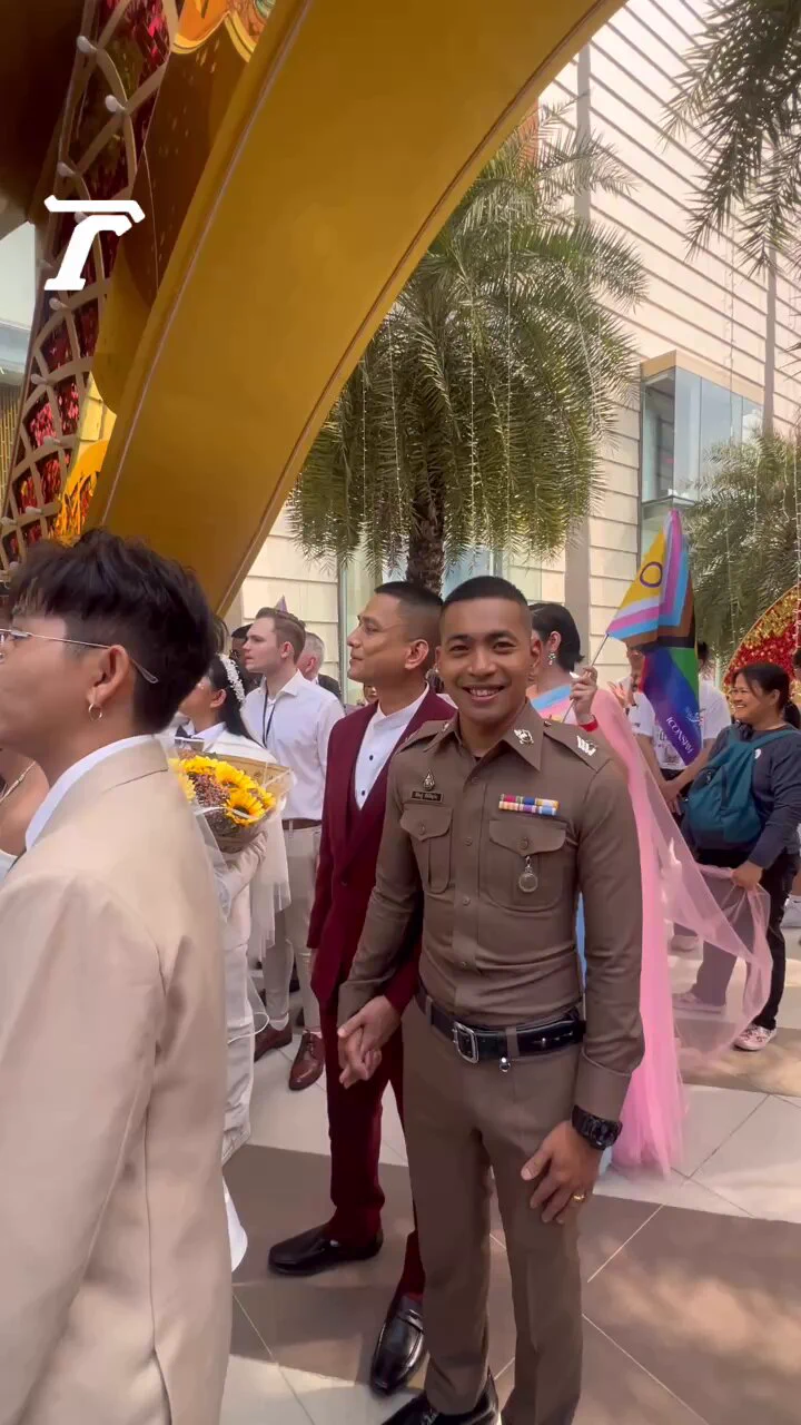 วันนี้ที่รอคอย🤍 คู่รัก LGBTQIAN+ แห่ร่วมจดทะเบียนสมรส ในวันประวัติศาสตร์ 23 มกราคม 2568 หลังกฎหมาย #สมรสเท่าเทียม มีผลบังคับใช้ในประเทศไทยแล้ว🏳️‍🌈#กฎหมายสมรสเท่าเทียม #เฉพาะกิจไทยรัฐออนไลน์ #ไทยรัฐออนไลน์ #Thairath https://t.co/wIVFBIueD8