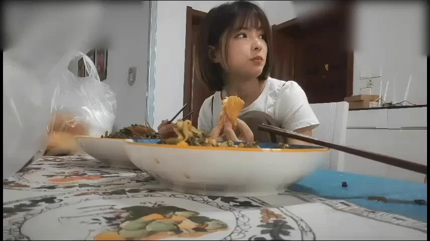 超可爱人妻 跟老公吵架后找来邻居在家偷情饥渴难耐，全程骚话对白，男的很会pua投稿💌：@SexytoBaby@SexytoLady@SexytoDoll@SexytoGirl https://t.co/wbUh14vUTt