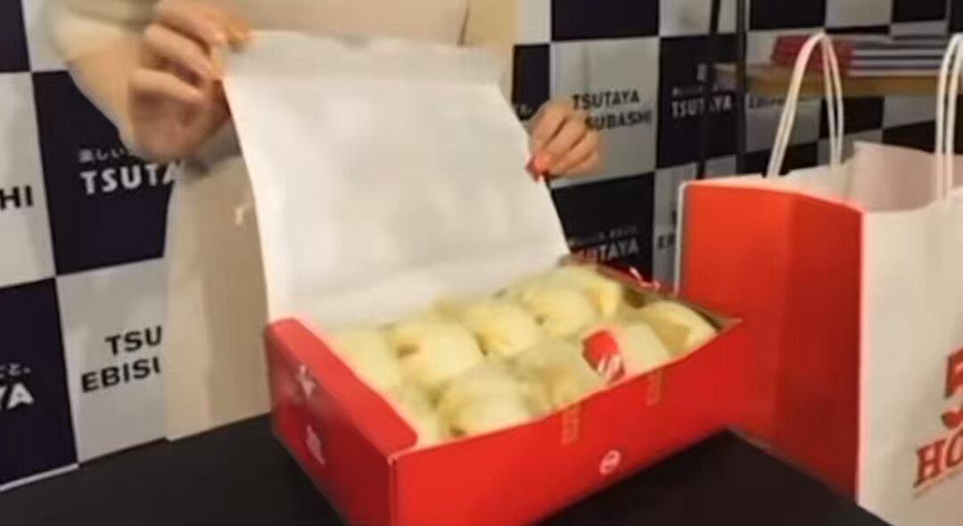 イベント直前！
TSUTAYAの偉い人に、
ア〜ン練習させてもらってん🥹✨

1回目『ア～ンしてください！！』
言うといて、、、
『しない」のすみません(›´ω`‹ )笑笑

https://t.co/4wlUIOmUQu https://t.co/BgiWLreta7