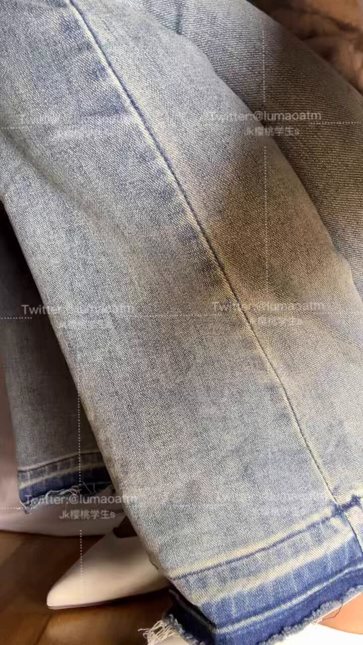 家里来了一位清洁阿姨，眼睛一直看着阿姨的裤里咖丝，没想到被阿姨发现，替妈妈惩罚你，当面被阿姨的一礼拜没洗的工作臭丝脚熏喷(完整版视频7分47秒)@MaecMax @QnewHome @WaecMax @SnewHome @DaecMax @DnewHome @GaecMax @GnewHome https://t.co/LOPAyKSbHF