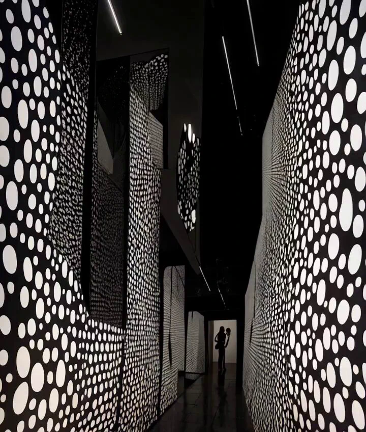 In Polka Dot Labyrinth, repeating circles transform hallways into a mesmerizing black-and-white maze https://t.co/kw7FluT7dJ