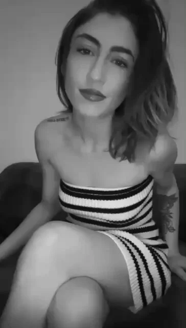 🍑Girl Next Door🔥🔥🔥 @LyssaNxdxo is online all night until the morning don’t miss out she’s ready to have fun! Cum👀Her Play! 💦 https://t.co/UeKt96yWue #girlnextdoor https://t.co/XLuy0n5yWV