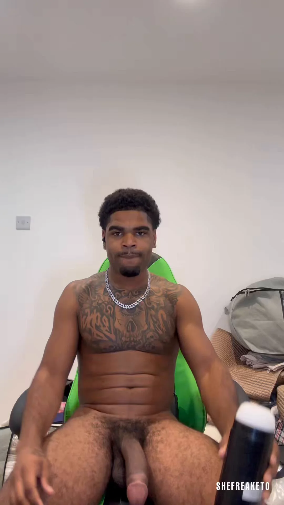 Are you gangsta enough to sit on it? https://t.co/2o3f0jpvtL