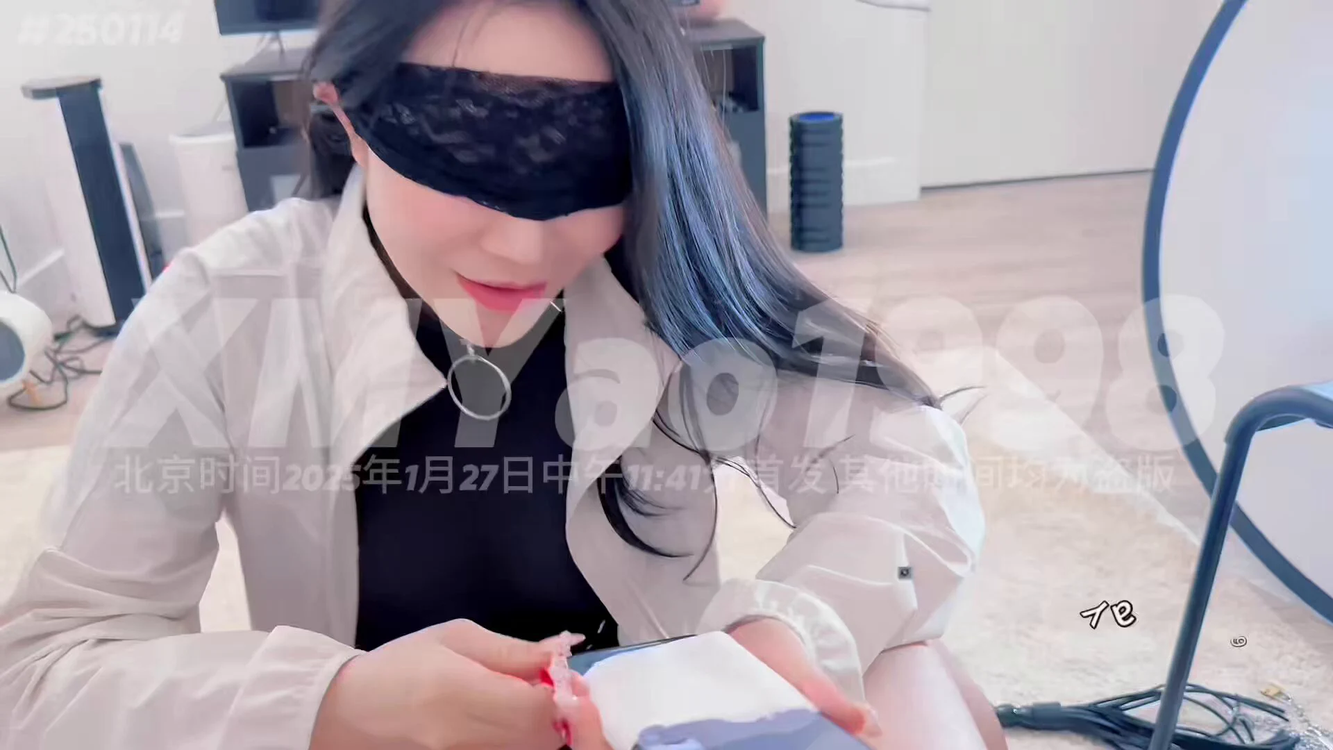 新年特辑：给瑶瑶老爸打电话！老爸：你那边怎么黑黑的？瑶瑶：我在（用鸡巴）洗脸呢❤️私信入门观看26分钟完整版(春节特惠入门打折)❤️@ToBulma @ToBulaer @KawasawaSen@BulmaList https://t.co/MbYA2NuMt2