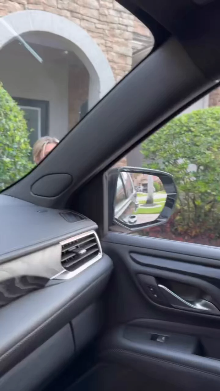 Uber sex 💦 https://t.co/l2dqrm5cHl